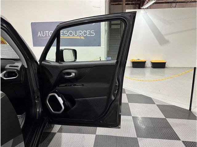 Photo of 2020 Granite Crystal Metallic Clearcoat Jeep Renegade