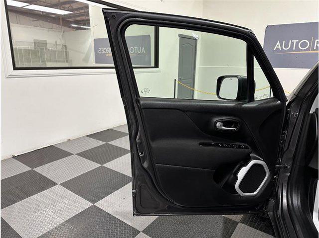 Photo of 2020 Granite Crystal Metallic Clearcoat Jeep Renegade