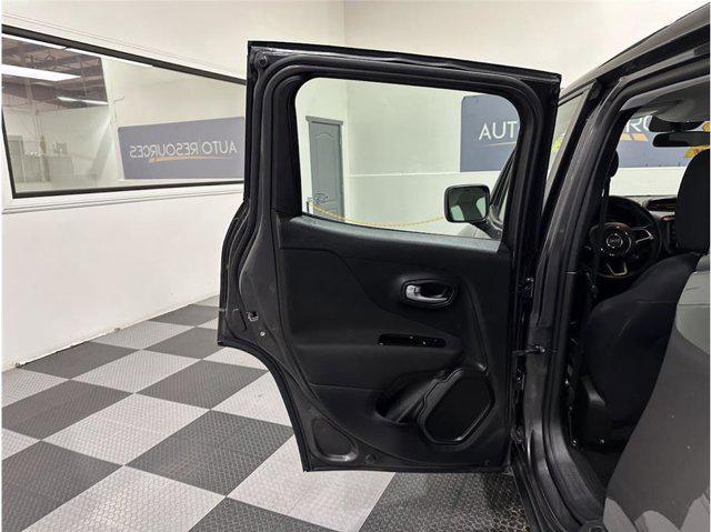 Photo of 2020 Granite Crystal Metallic Clearcoat Jeep Renegade