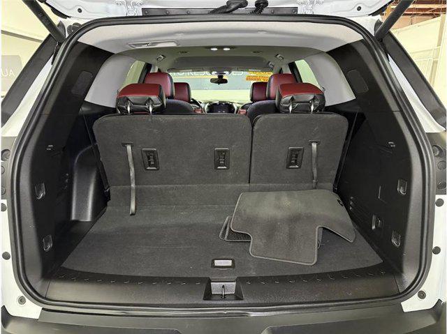 Photo of 2020 Summit White Chevrolet Traverse