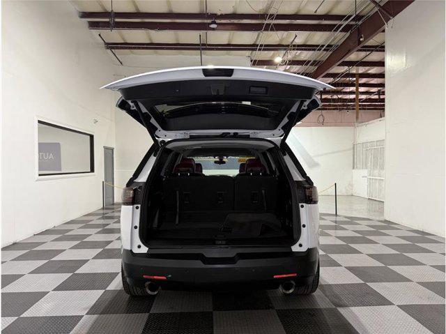Photo of 2020 Summit White Chevrolet Traverse