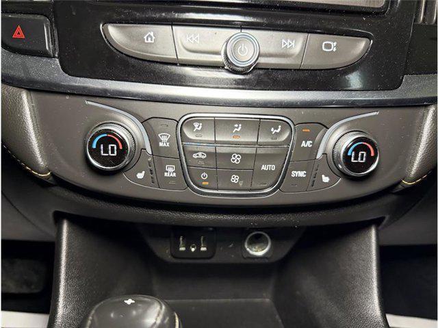 Photo of 2020 Summit White Chevrolet Traverse