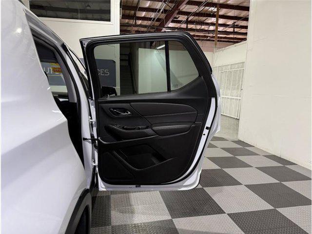 Photo of 2020 Summit White Chevrolet Traverse