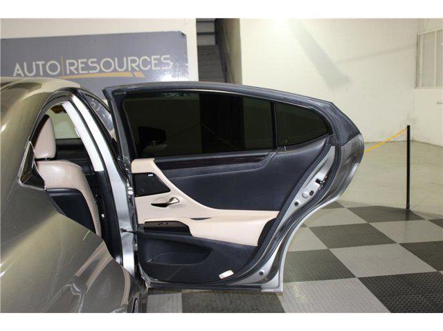 Photo of 2021 Nebula Gray Pearl Lexus ES 300h
