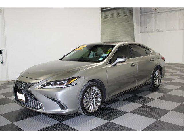 Photo of 2021 Nebula Gray Pearl Lexus ES 300h