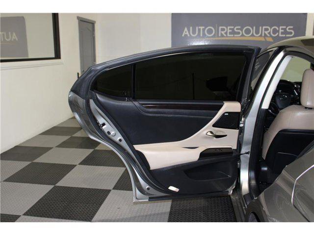 Photo of 2021 Nebula Gray Pearl Lexus ES 300h