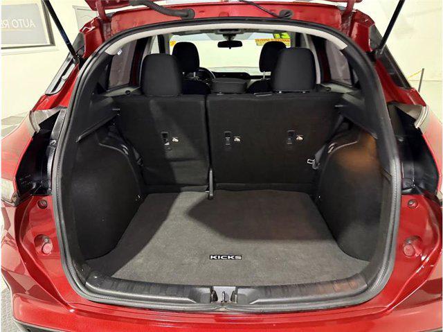 Photo of 2021 Scarlet Ember Tintcoat Nissan Kicks