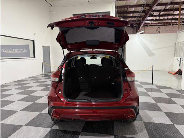 Photo of 2021 Scarlet Ember Tintcoat Nissan Kicks