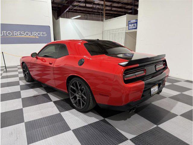 Photo of 2015 Torred Clearcoat Dodge Challenger