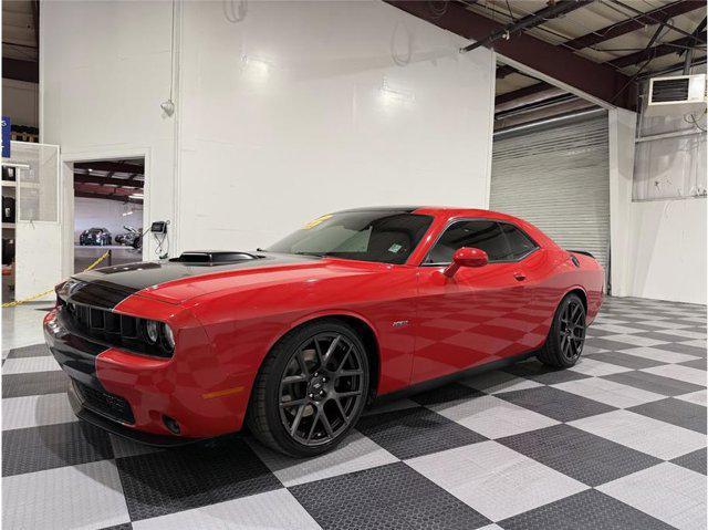Photo of 2015 Torred Clearcoat Dodge Challenger