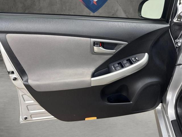 Photo of 2013 Classic Silver Metallic Toyota Prius