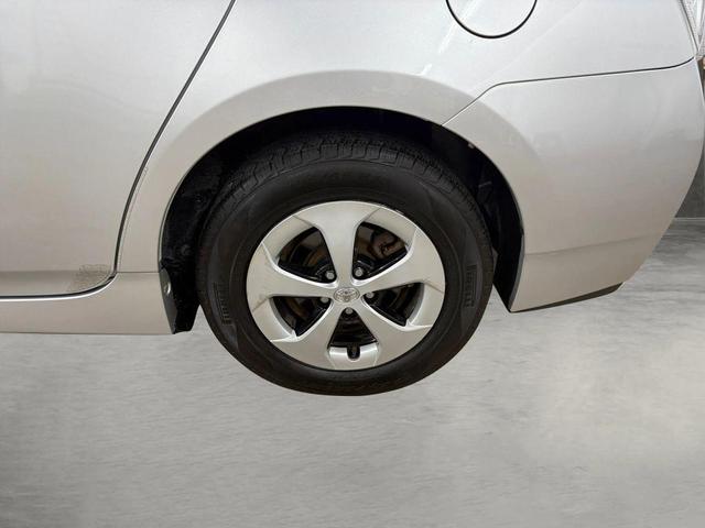Photo of 2013 Classic Silver Metallic Toyota Prius