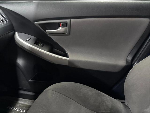 Photo of 2013 Classic Silver Metallic Toyota Prius