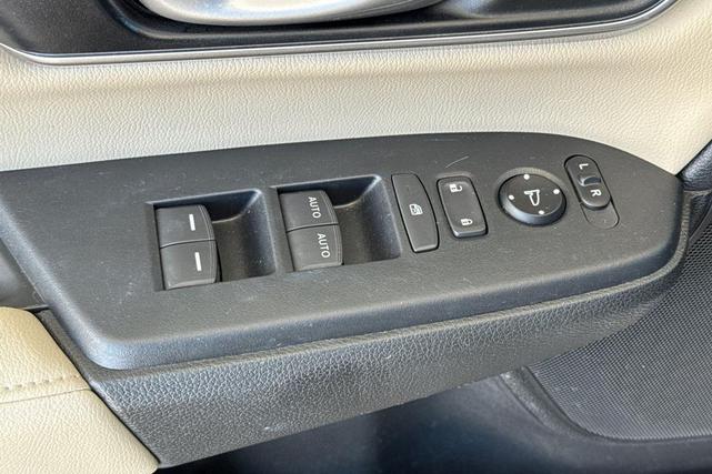 Photo of 2020 Platinum White Pearl Honda CR-V