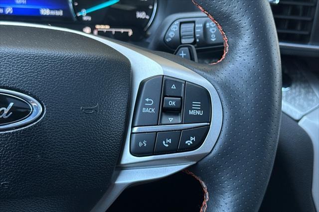 Photo of 2024 Carbonized Gray Metallic Ford Explorer