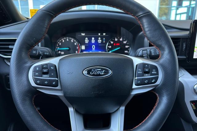 Photo of 2024 Carbonized Gray Metallic Ford Explorer