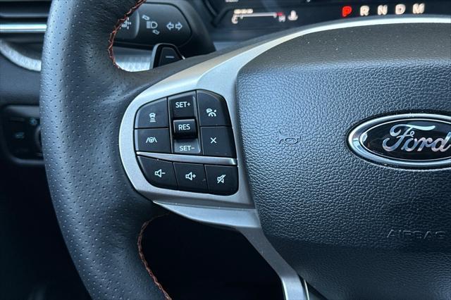 Photo of 2024 Carbonized Gray Metallic Ford Explorer
