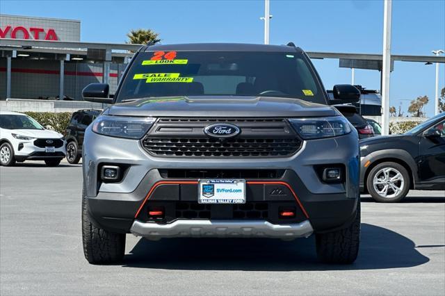 Photo of 2024 Carbonized Gray Metallic Ford Explorer