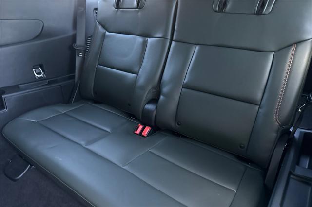 Photo of 2024 Carbonized Gray Metallic Ford Explorer
