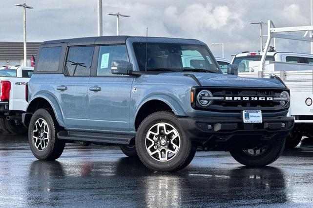 Photo of 2025 Azure Gray Metallic Tri-Coat Ford Bronco