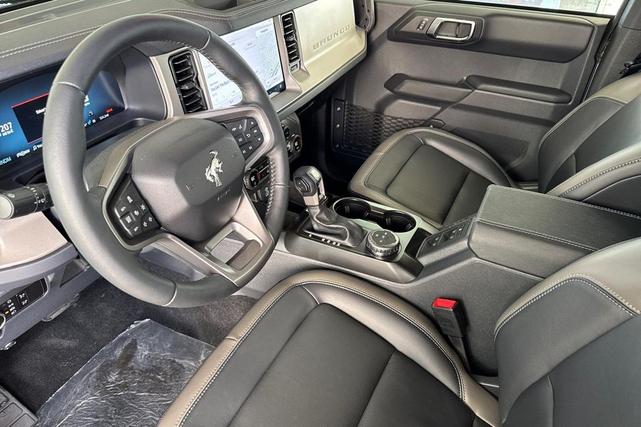 Photo of 2025 Azure Gray Metallic Tri-Coat Ford Bronco