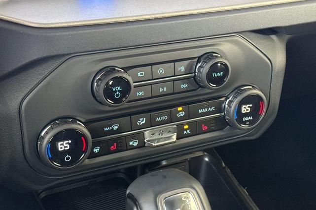 Photo of 2025 Azure Gray Metallic Tri-Coat Ford Bronco