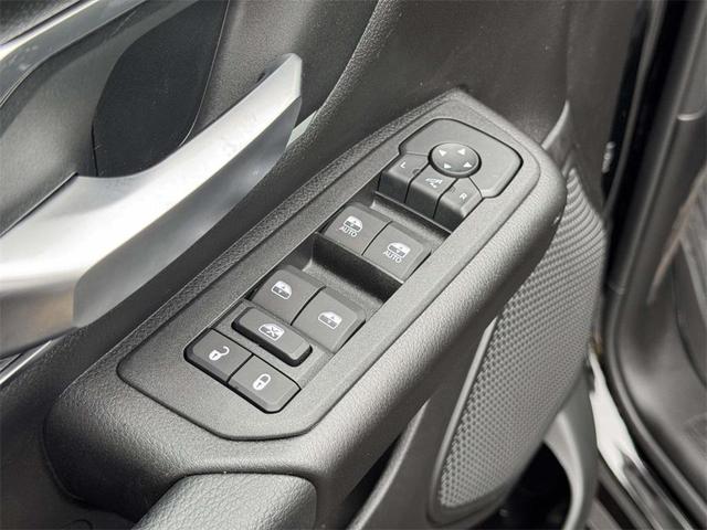 Photo of 2026 Diamond Black Crystal Pearlcoat RAM 1500