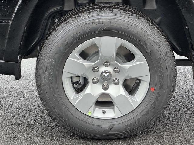 Photo of 2026 Diamond Black Crystal Pearlcoat RAM 1500