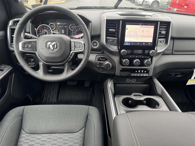 Photo of 2026 Diamond Black Crystal Pearlcoat RAM 1500