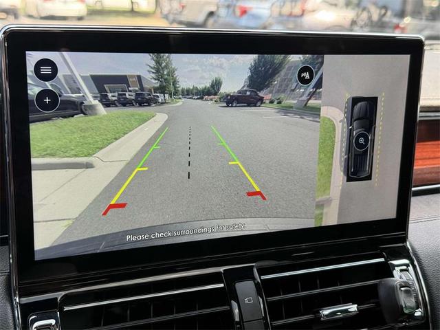 Photo of 2023 Infinite Black Metallic Clearcoat Lincoln Navigator
