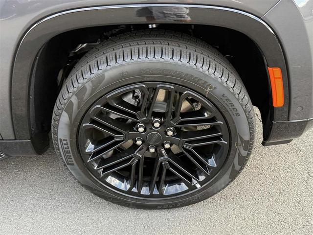 Photo of 2025 Baltic Gray Metallic Clearcoat Jeep Wagoneer