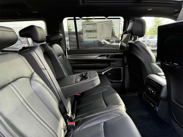 Photo of 2025 Baltic Gray Metallic Clearcoat Jeep Wagoneer