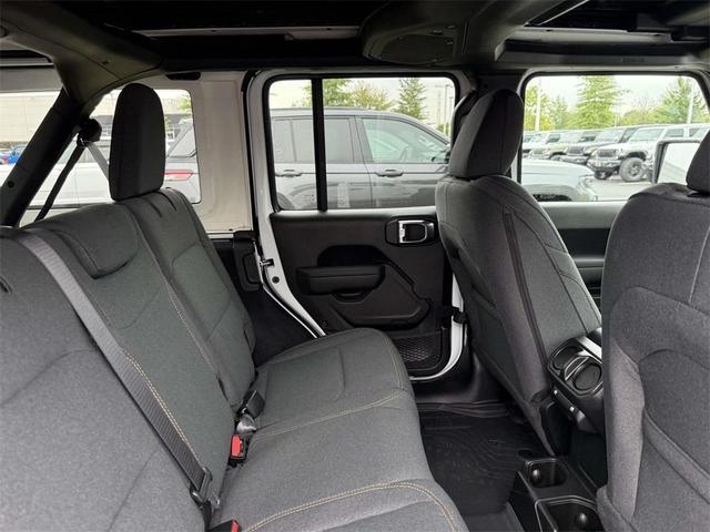 Photo of 2025 Bright White Clearcoat Jeep Wrangler