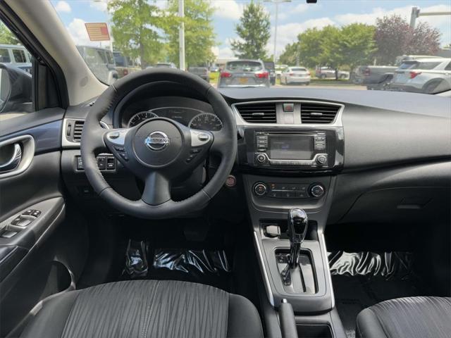 Photo of 2017 Super Black Nissan Sentra