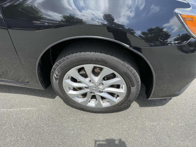 Photo of 2017 Super Black Nissan Sentra