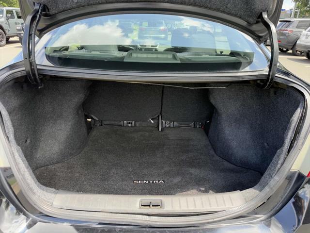 Photo of 2017 Super Black Nissan Sentra
