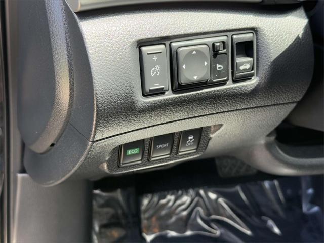 Photo of 2017 Super Black Nissan Sentra