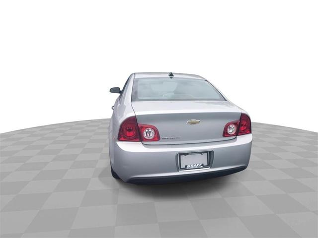 Photo of 2012 Silver Ice Metallic Chevrolet Malibu