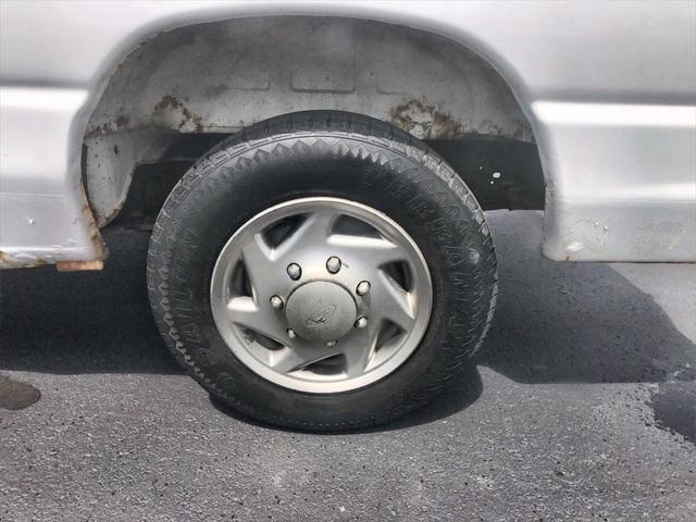 Photo of 2013 Oxford White Ford E150