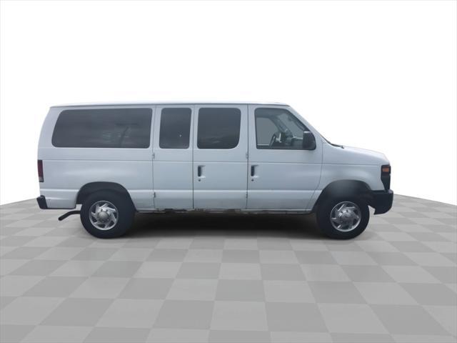 Photo of 2013 Oxford White Ford E150