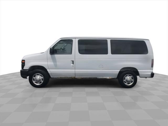 Photo of 2013 Oxford White Ford E150