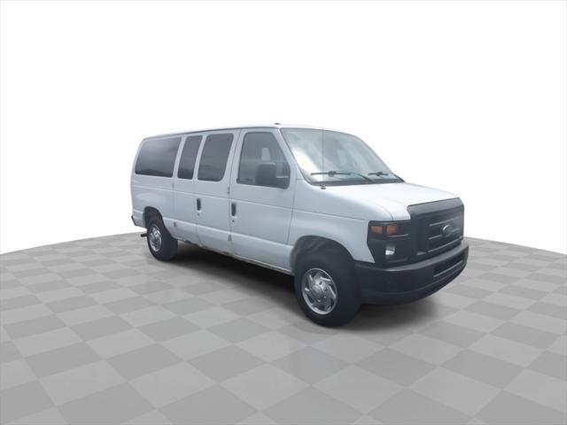 Photo of 2013 Oxford White Ford E150