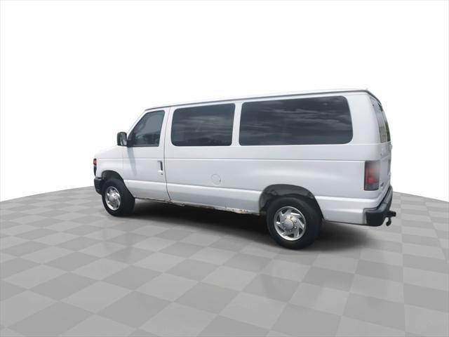 Photo of 2013 Oxford White Ford E150
