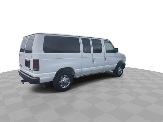 Photo of 2013 Oxford White Ford E150