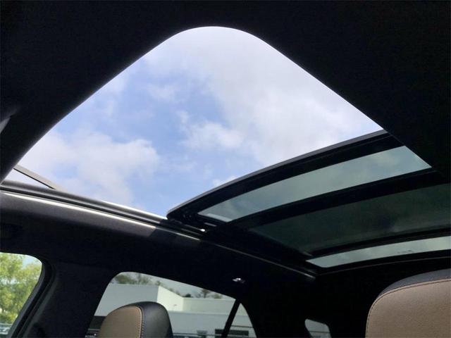 Photo of 2024 Summit White Chevrolet Equinox