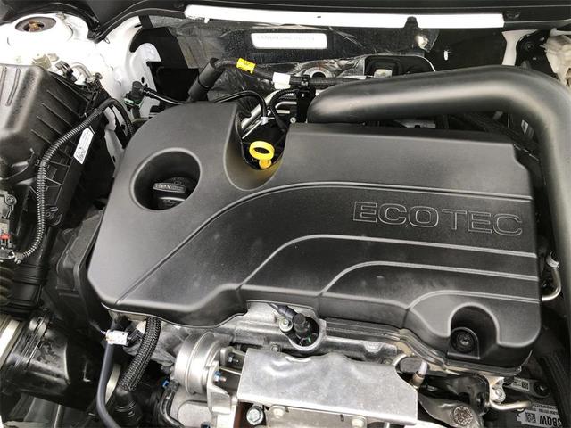 Photo of 2024 Summit White Chevrolet Equinox