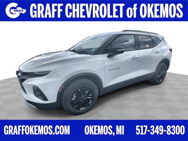 Photo of 2022 Summit White Chevrolet Blazer