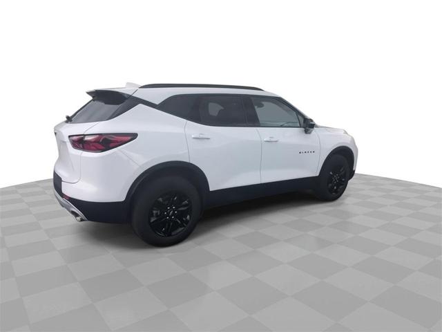 Photo of 2022 Summit White Chevrolet Blazer