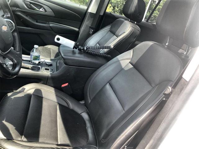 Photo of 2018 Summit White Chevrolet Traverse