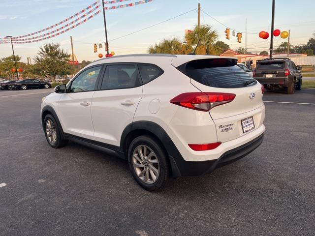 Photo of 2016 Winter White Hyundai TUCSON